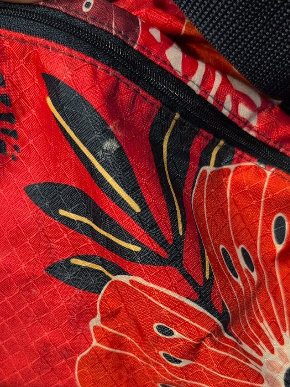 thirty-one Red Floral Travel Duffel - Picture 3 of 6